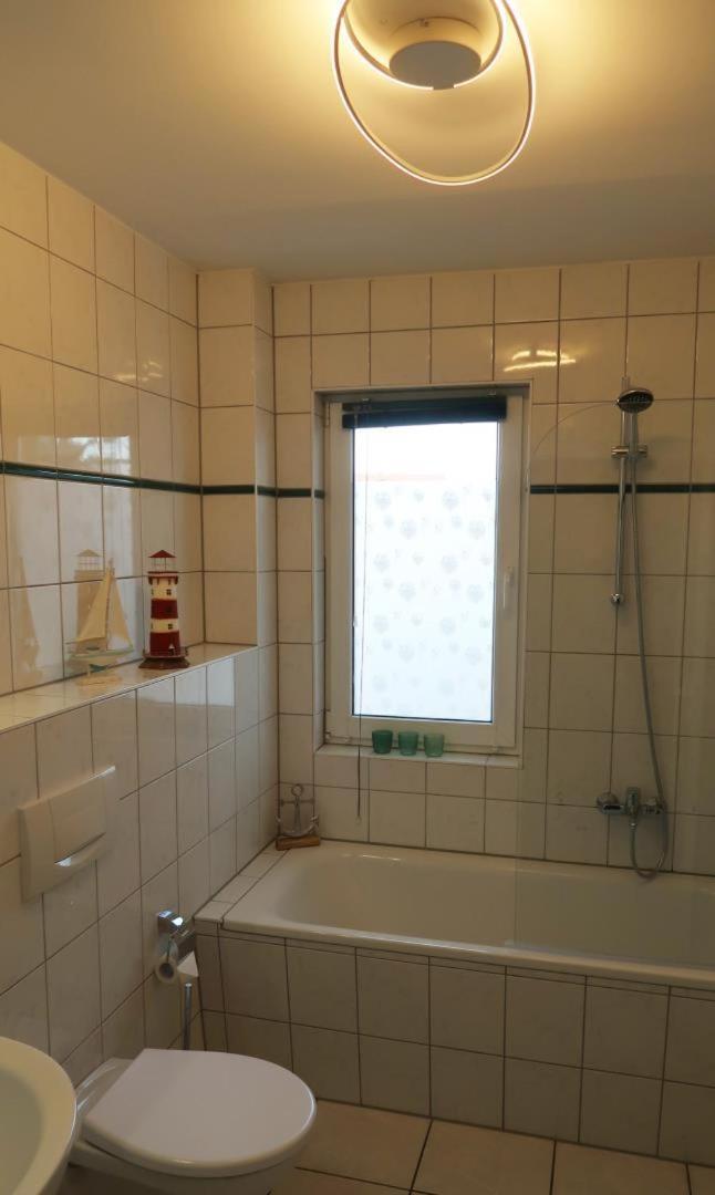 Wohnung 9 Meer-Ruhe Im Haus Stranddistel Komfortable Ferienwohnung Im 1 Og Fuer 4 Personen In زنغست المظهر الخارجي الصورة